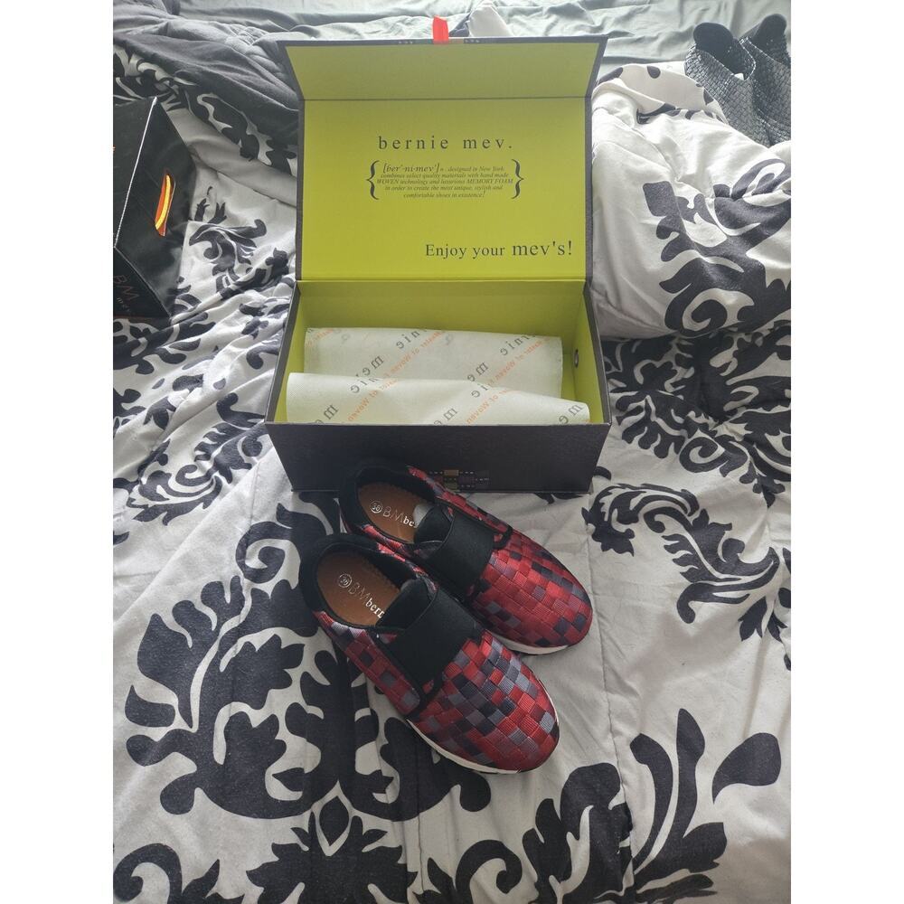 Bernie Mev Women's Woven Lulia Wedge Sneakers Red Multi Size 38 NIB